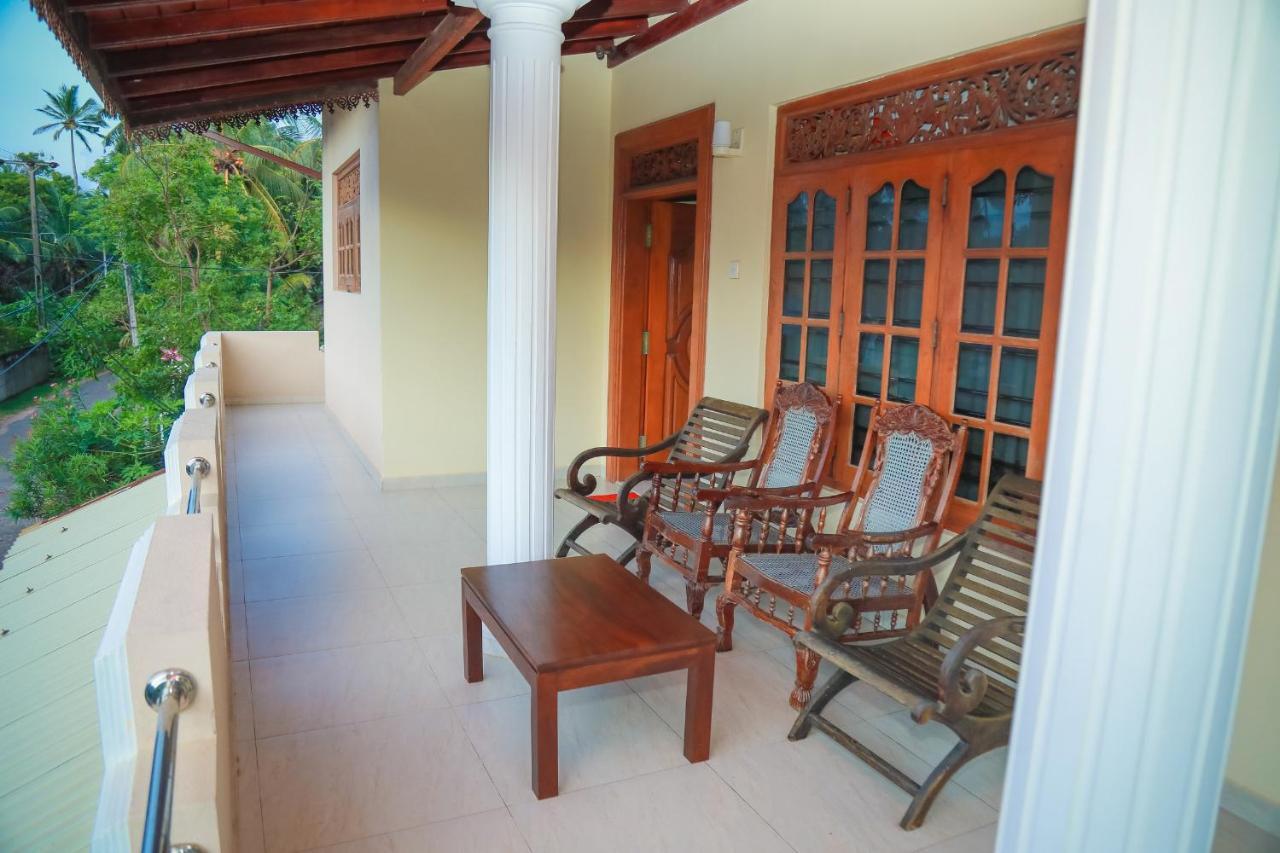 Hasaranga Holiday House Hikkaduwa Esterno foto