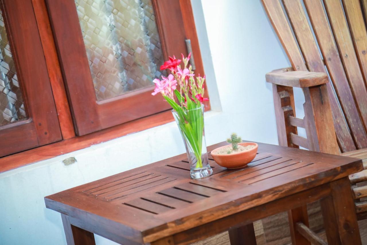 Hasaranga Holiday House Hikkaduwa Esterno foto