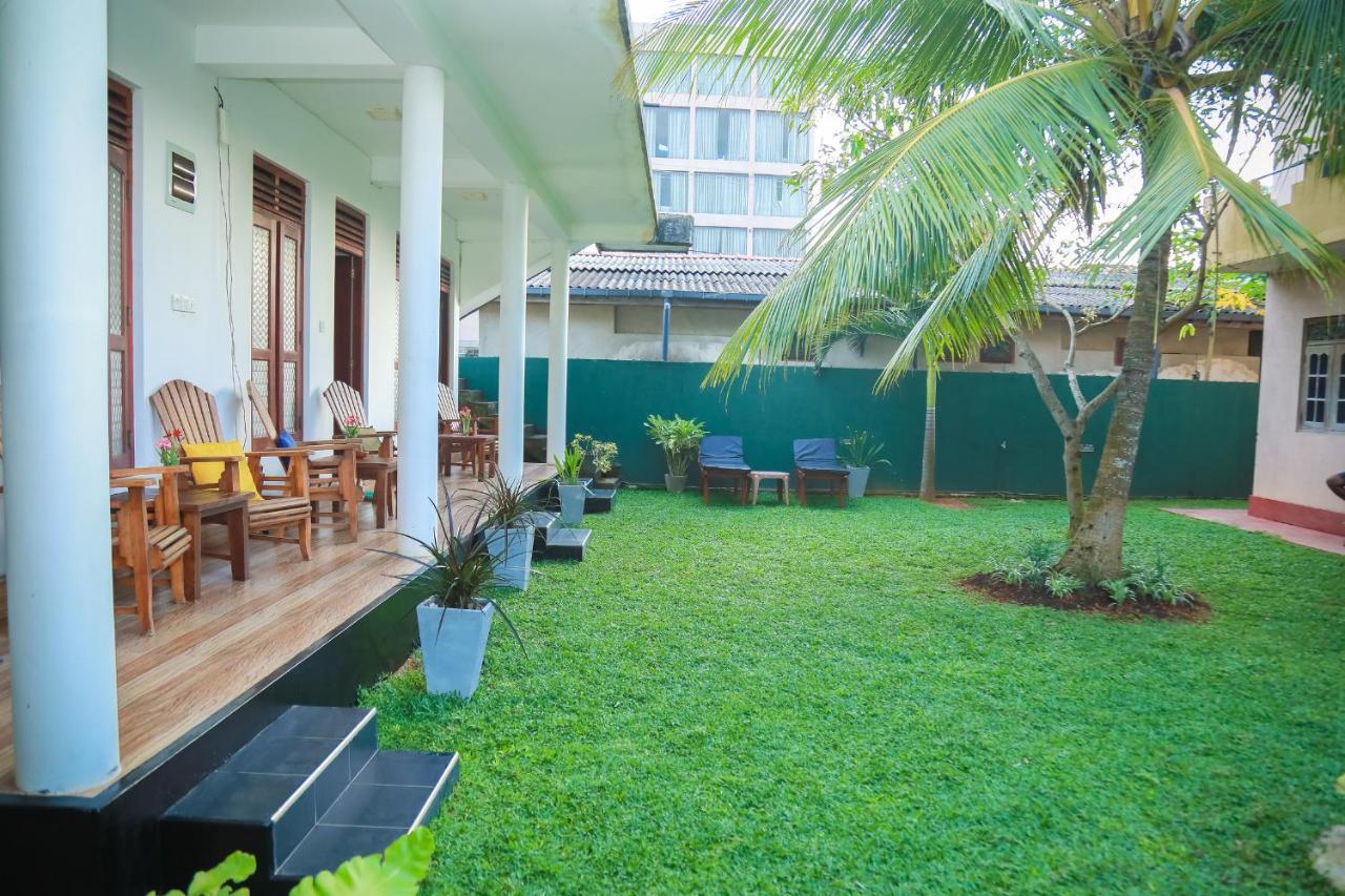 Hasaranga Holiday House Hikkaduwa Esterno foto