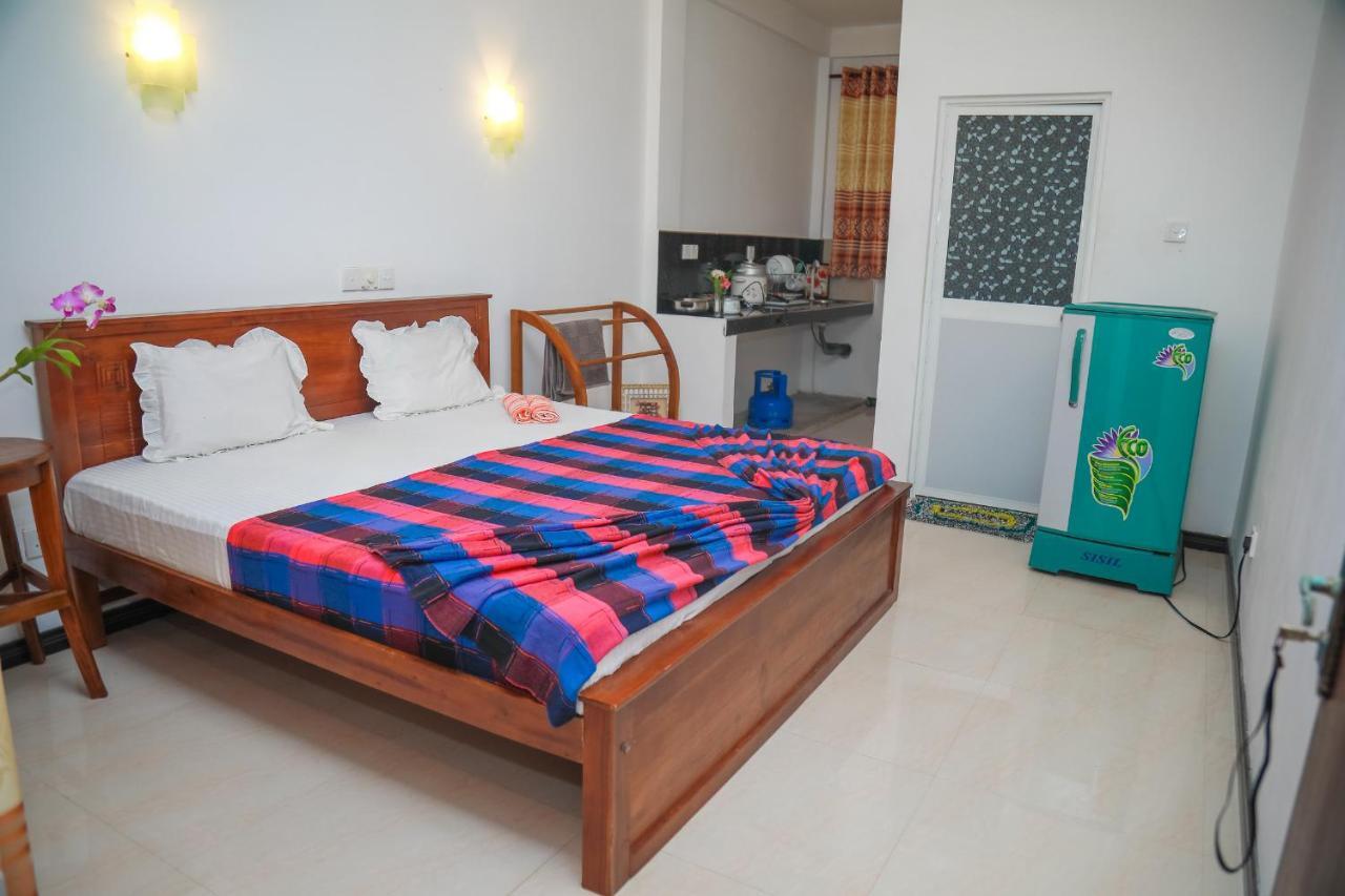 Hasaranga Holiday House Hikkaduwa Esterno foto