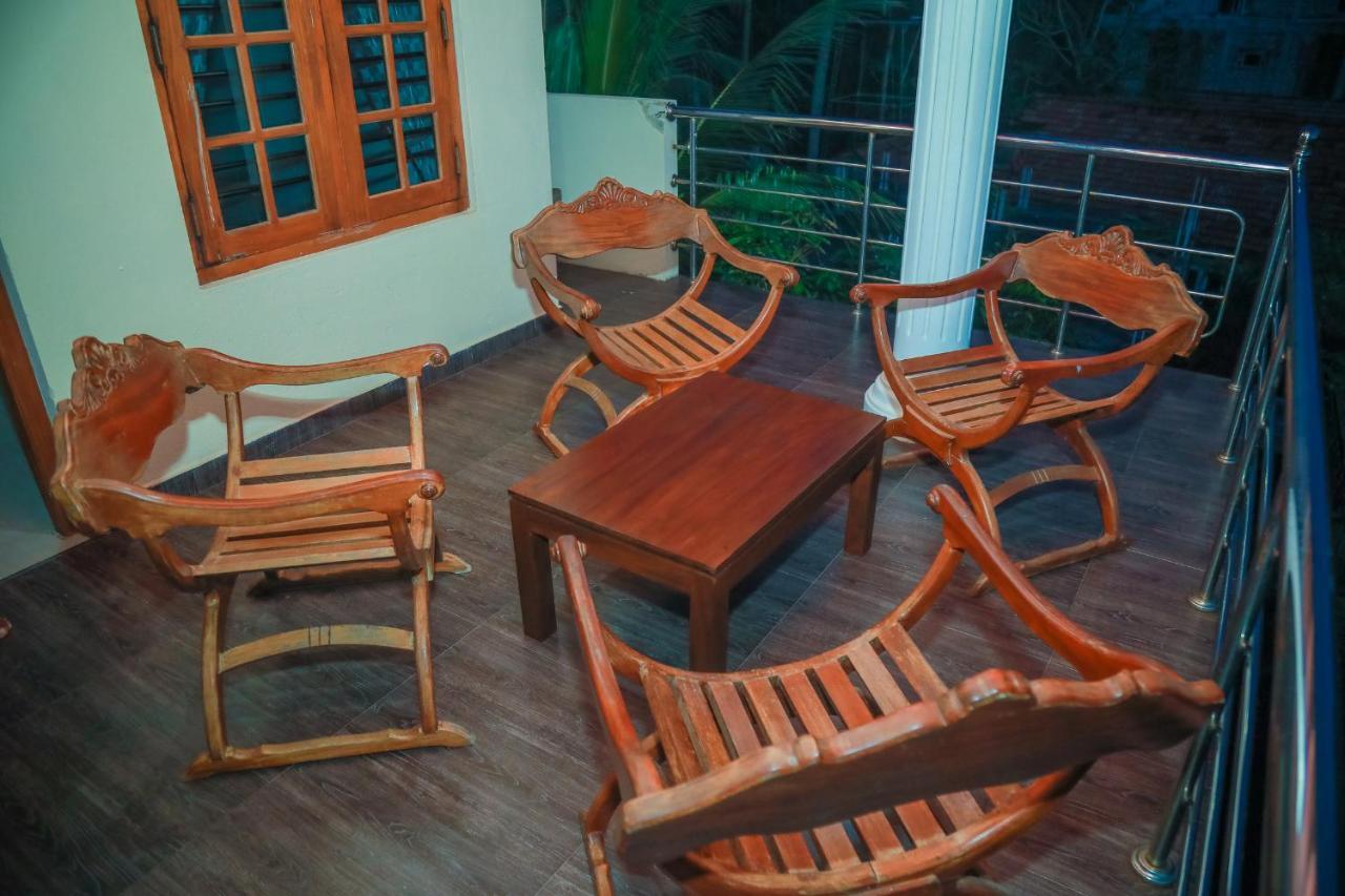 Hasaranga Holiday House Hikkaduwa Esterno foto