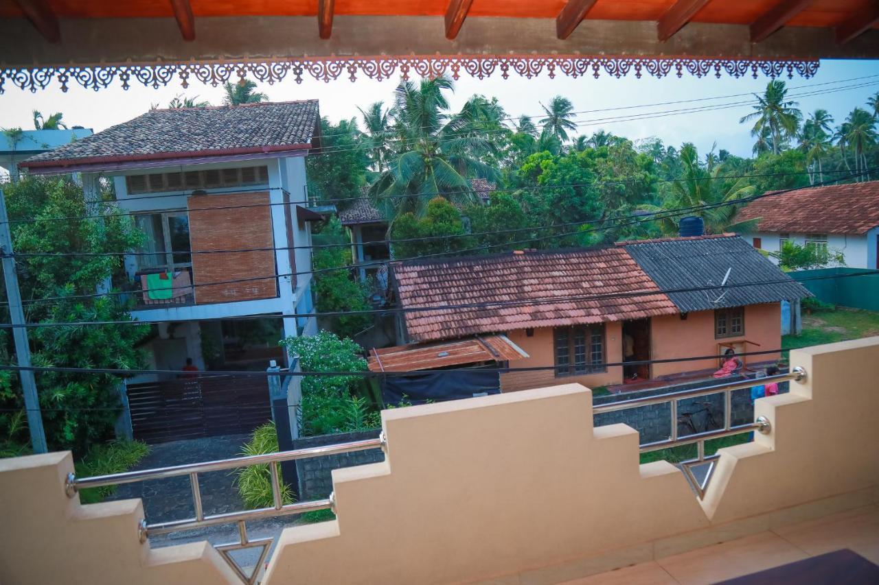 Hasaranga Holiday House Hikkaduwa Esterno foto