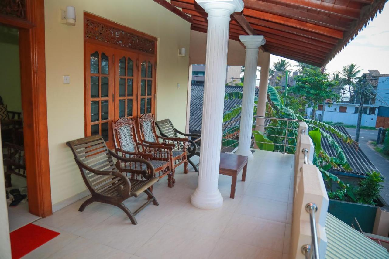 Hasaranga Holiday House Hikkaduwa Esterno foto